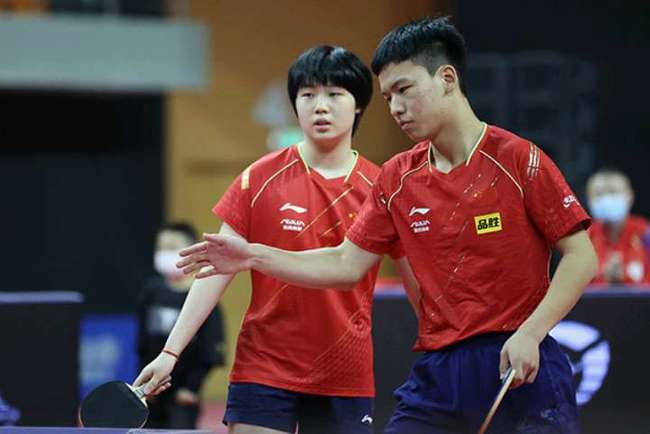 滕哈格进入 滕哈格进入